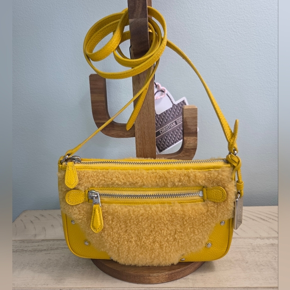 Coach Handbags - Coach Rhyder Shearling Pochette Banana Crossbody Purse 36490, EUC